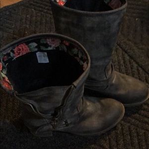Rocket Dog boots size 8.5